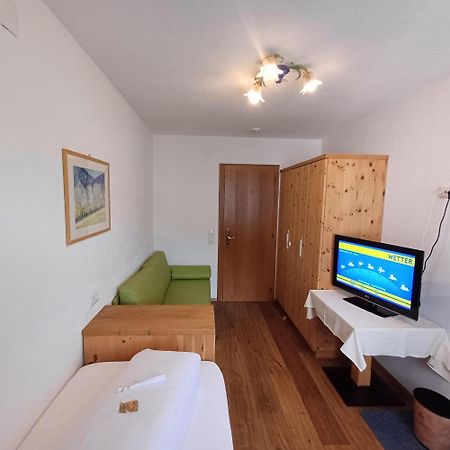 Hotel Am Roemerweg フィス エクステリア 写真