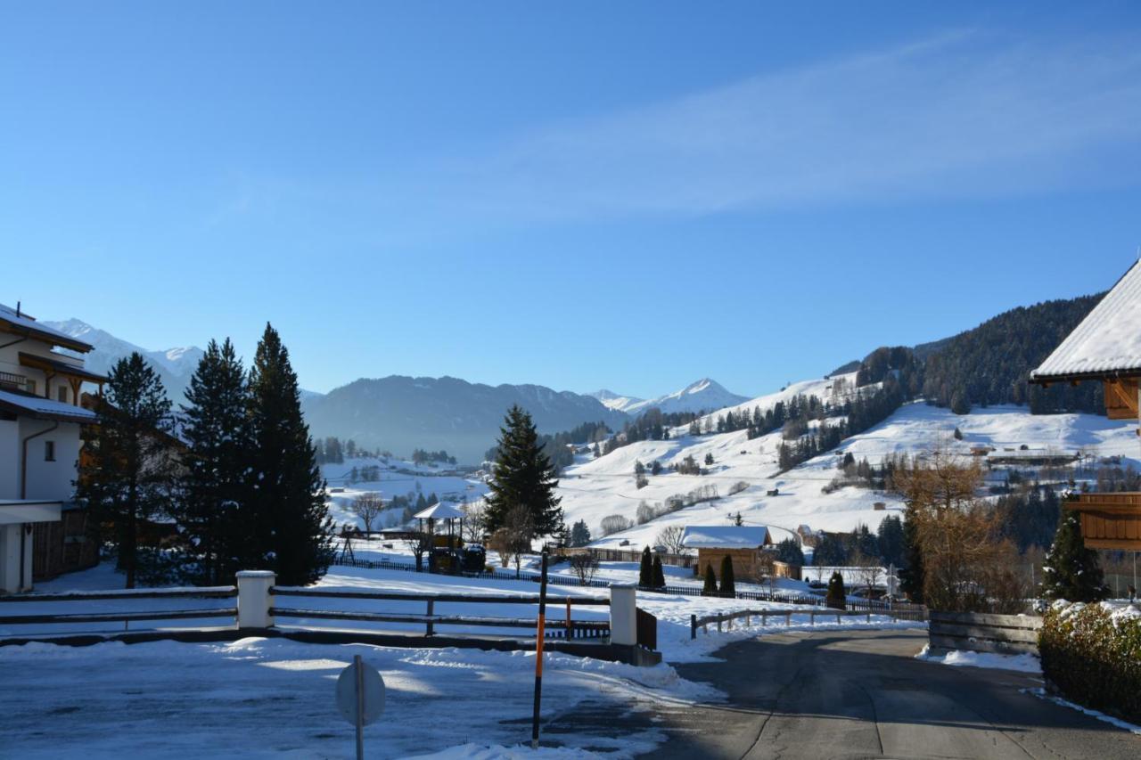 Hotel Am Roemerweg フィス エクステリア 写真
