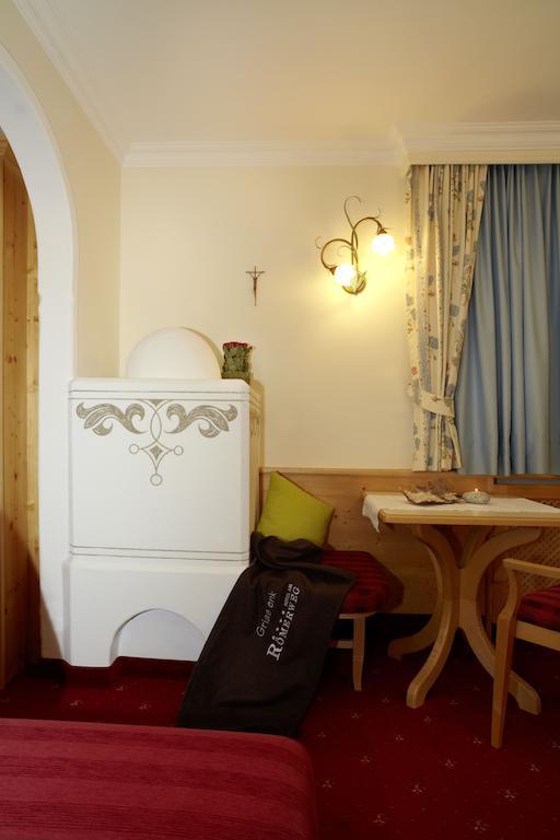 Hotel Am Roemerweg フィス エクステリア 写真